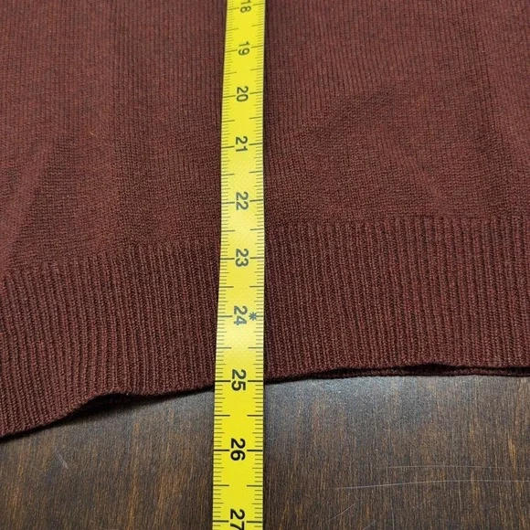 LL Bean Mens V Neck Lambswool Sweater Size Medium Red 264789 - Picture 8 of 8